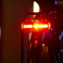 Fahrradzubehör Busch & Müller Toplight Flat S Plus LED-Rücklicht 9 Fahrradzubehör Busch & Müller Toplight Flat S Plus LED-Rücklicht -Rucksack-Verkäufe bum toplight flat s plus 2