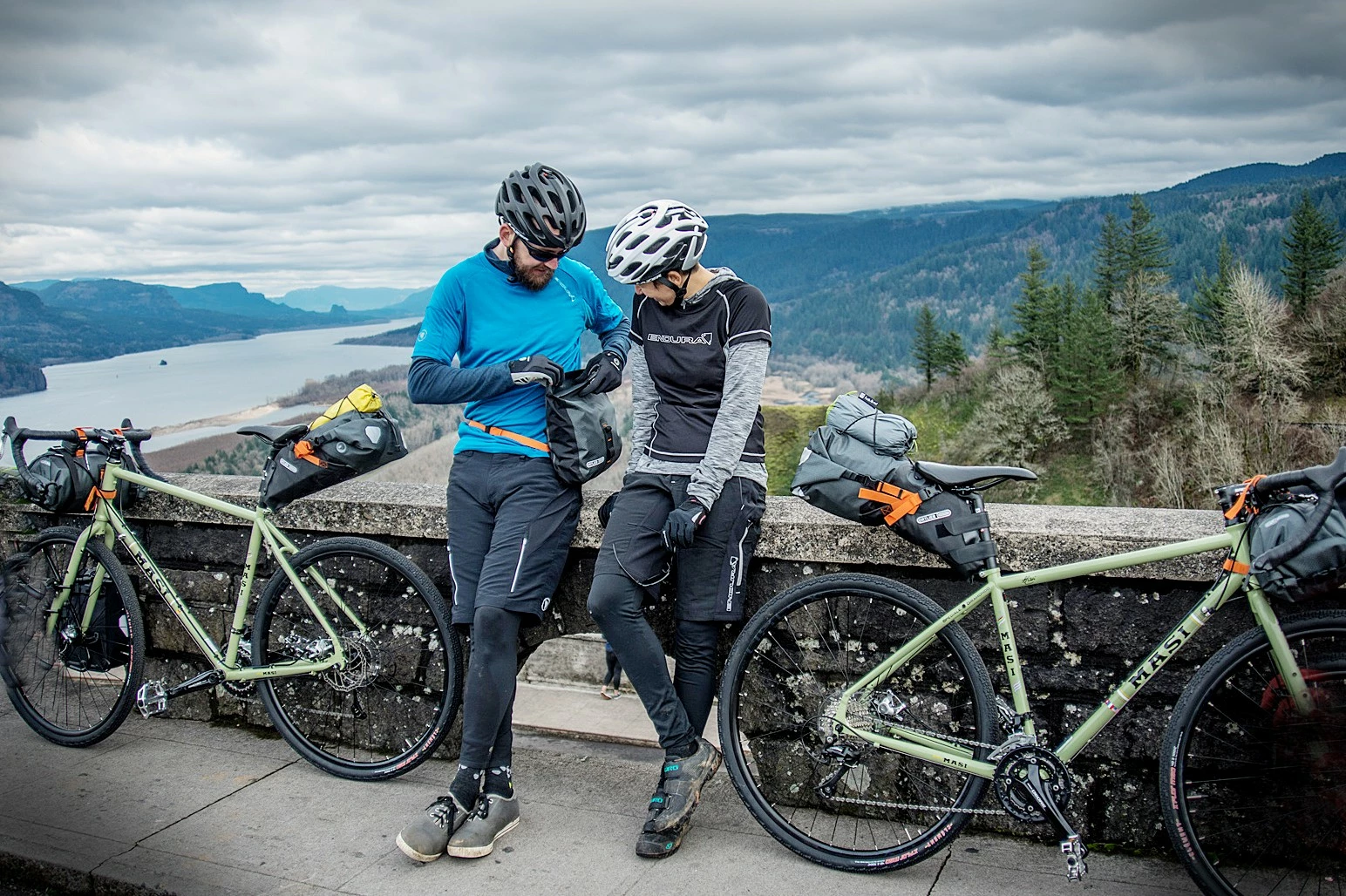 Titelseite -Rucksack-Verkäufe 2 1